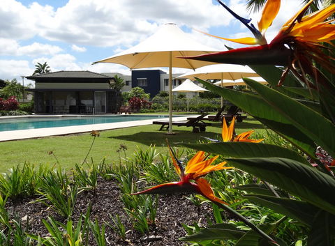 Waterfront Resort Villa With Buggy - Sunshine Coast Tourism 24
