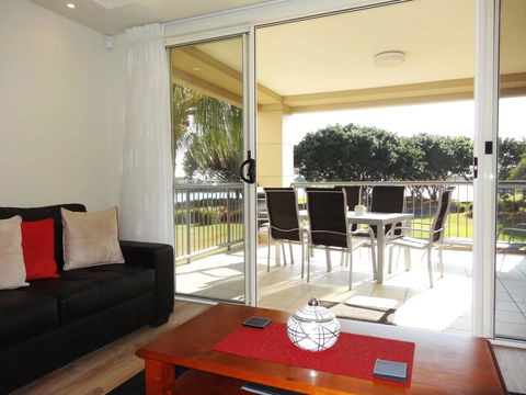 Waterfront Resort Villa With Buggy - Sunshine Coast Tourism 20