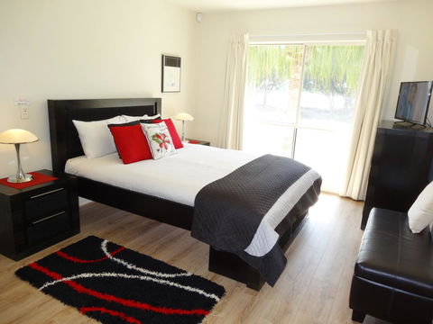 Waterfront Resort Villa With Buggy - Sunshine Coast Tourism 9