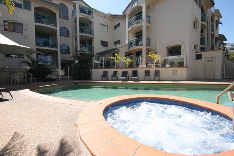 Aruba Beach Resort - Sunshine Coast Tourism 12