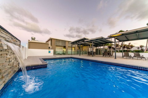 Echelon Apartments Yeppoon - Sunshine Coast Tourism 0