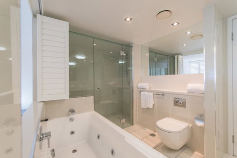 Echelon Apartments Yeppoon - Sunshine Coast Tourism 11