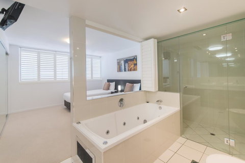 Echelon Apartments Yeppoon - Sunshine Coast Tourism 10