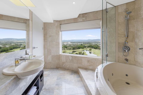 RACV Royal Pines Resort Gold Coast - Sunshine Coast Tourism 3