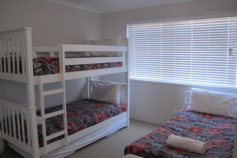 Grangewood Court Apartments - Holiday Sunshine Coast 25