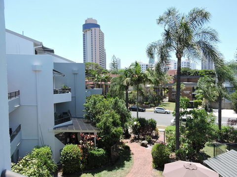 Grangewood Court Apartments - Holiday Sunshine Coast 10