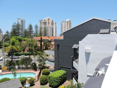 Grangewood Court Apartments - Holiday Sunshine Coast 9
