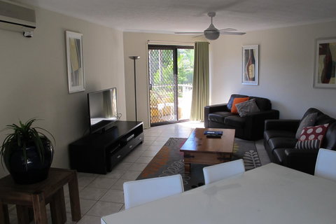 Grangewood Court Apartments - Holiday Sunshine Coast 13