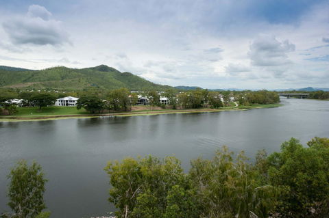 Jacana Apartments - Holiday Sunshine Coast 11