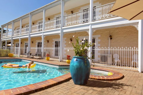 White Lace Motor Inn - Holiday Sunshine Coast 4