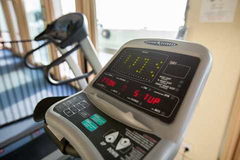 Chateau Beachside Resort - Sunshine Coast Tourism 10