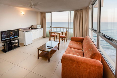 Chateau Beachside Resort - Sunshine Coast Tourism 23