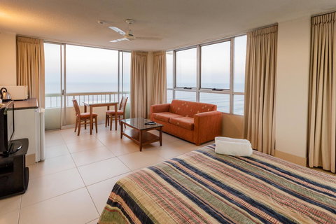 Chateau Beachside Resort - Sunshine Coast Tourism 20