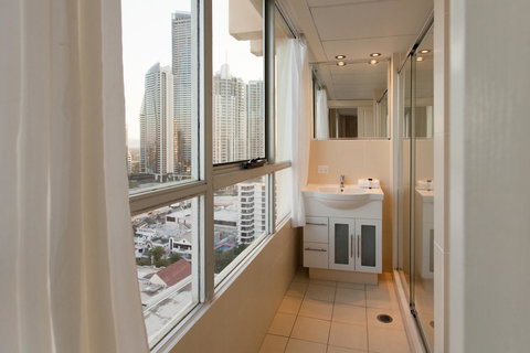 Chateau Beachside Resort - Sunshine Coast Tourism 28