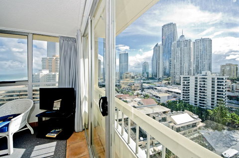 Chateau Beachside Resort - Sunshine Coast Tourism 5