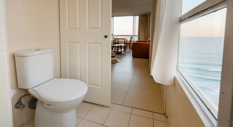 Chateau Beachside Resort - Sunshine Coast Tourism 22