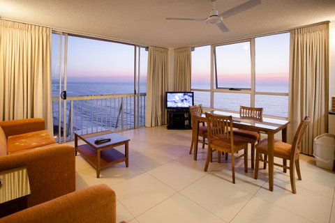 Chateau Beachside Resort - Sunshine Coast Tourism 21