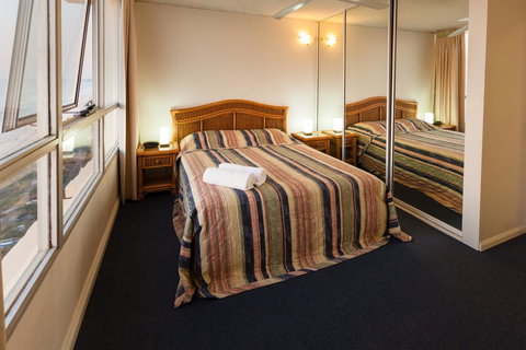 Chateau Beachside Resort - Sunshine Coast Tourism 29