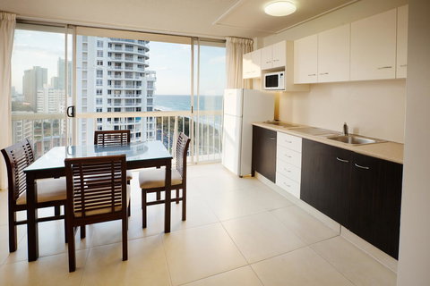 Chateau Beachside Resort - Sunshine Coast Tourism 16