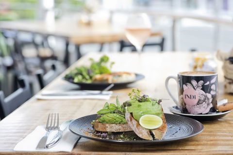 The Metropolitan Spring Hill - Sunshine Coast Tourism 1