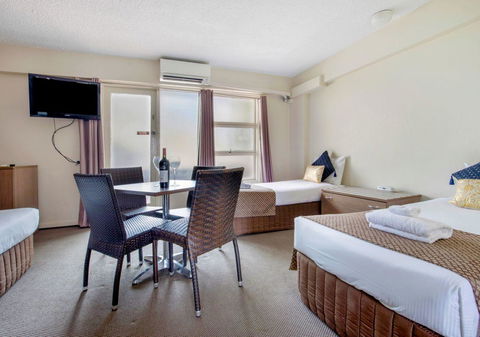 The Metropolitan Spring Hill - Sunshine Coast Tourism 9