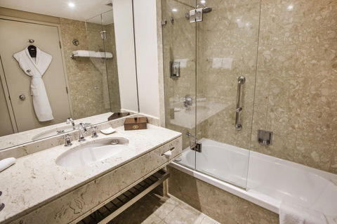 Sofitel Brisbane Central - Holiday Sunshine Coast 11