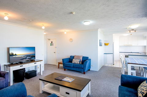 Burgess @ Kings Beach Apartments - Sunshine Coast Tourism 28