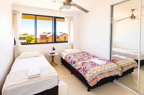 Burgess @ Kings Beach Apartments - Sunshine Coast Tourism 18