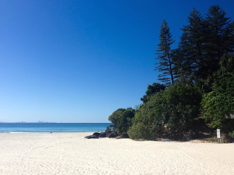 Komune Resort And Beach Club Greenmount Beach - Sunshine Coast Tourism 22