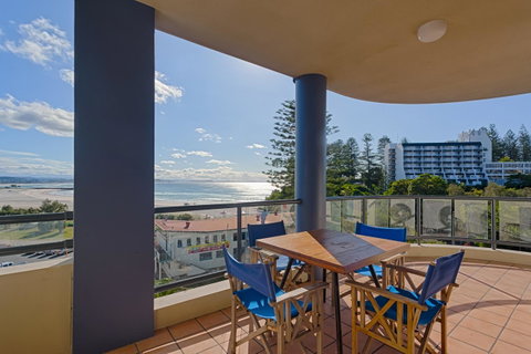 Komune Resort And Beach Club Greenmount Beach - Sunshine Coast Tourism 24