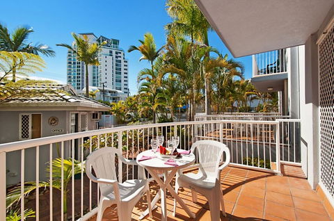 Champelli Palms Apartments - Holiday Sunshine Coast 2