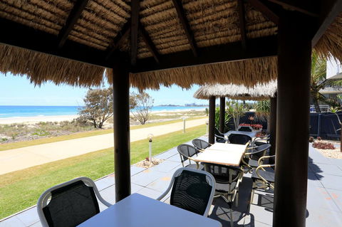 Bilinga Beach Motel - Sunshine Coast Tourism 0