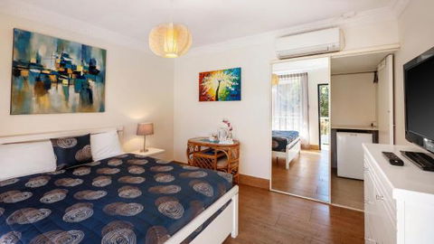 Bilinga Beach Motel - Sunshine Coast Tourism 12