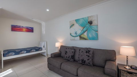 Bilinga Beach Motel - Sunshine Coast Tourism 36