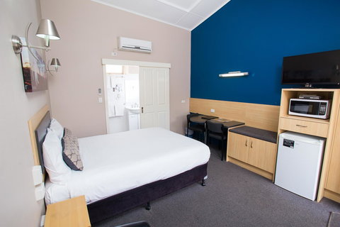 Downs Motel - Holiday Sunshine Coast 28