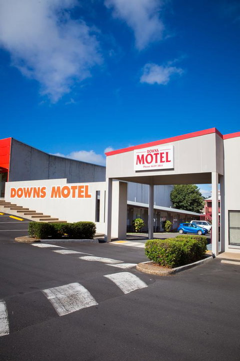 Downs Motel - Holiday Sunshine Coast 1