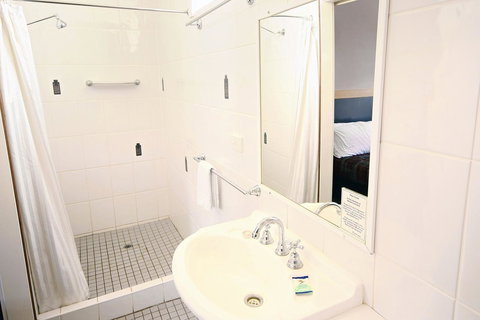 Downs Motel - Holiday Sunshine Coast 22