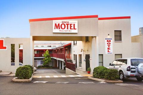 Downs Motel - Holiday Sunshine Coast 0