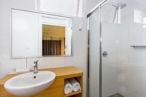 Downs Motel - Holiday Sunshine Coast 15