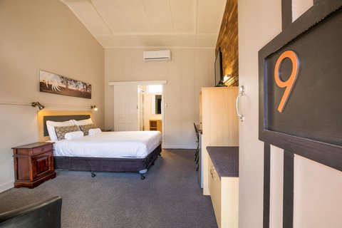Downs Motel - Holiday Sunshine Coast 4