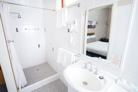 Downs Motel - Holiday Sunshine Coast 29