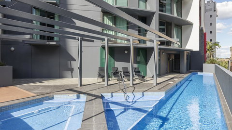 Oaks Brisbane On Felix Suites - Holiday Sunshine Coast 3