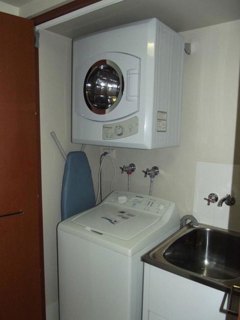 Private 2 Bedroom Apartment @ Chevron Towers - Sunshine Coast Tourism 11
