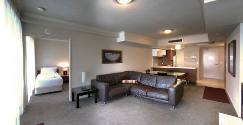 Private 2 Bedroom Apartment @ Chevron Towers - Sunshine Coast Tourism 3