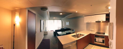 Private 2 Bedroom Apartment @ Chevron Towers - Sunshine Coast Tourism 8