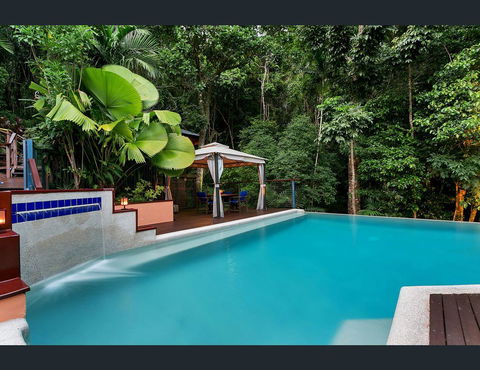 Cairns Rainforest Retreat - Holiday Sunshine Coast 12