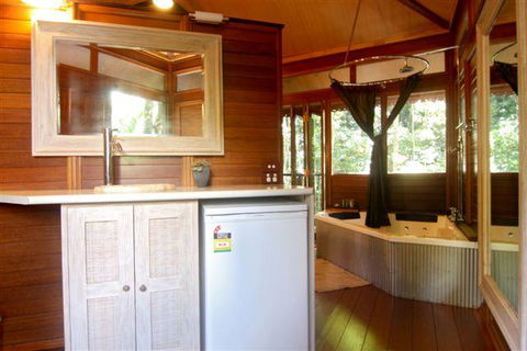 Cairns Rainforest Retreat - Holiday Sunshine Coast 4