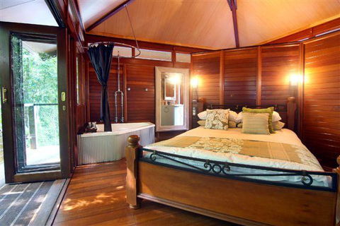 Cairns Rainforest Retreat - Holiday Sunshine Coast 11