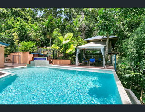 Cairns Rainforest Retreat - Holiday Sunshine Coast 6