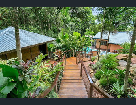 Cairns Rainforest Retreat - Holiday Sunshine Coast 7
